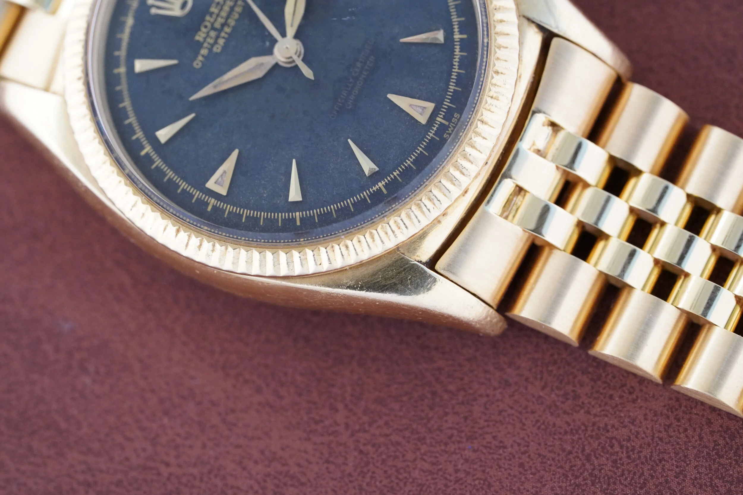 ROLEX 6305 DATEJUST ロレックスデイトジャスト ゴールドベゼル 冷酷に過ぎ去る時にゆったりと寄り添う ROLEX DATEJUST Ref.6305